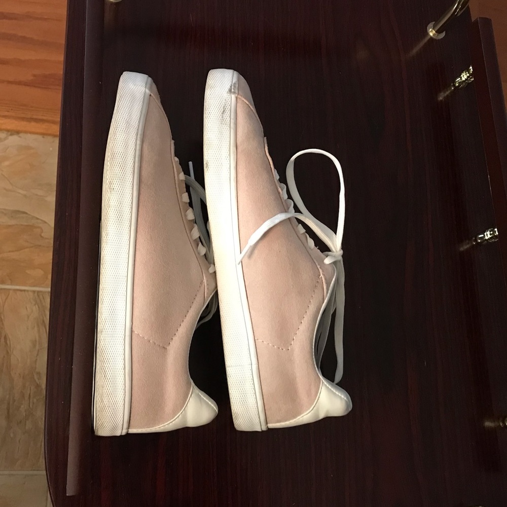 Nice Pink Suede H&M Sneakers! - Picture 3 of 9